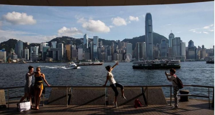 Bankir Hong Kong Pada Nganggur, Investasi Sepi, Bisnis Suram